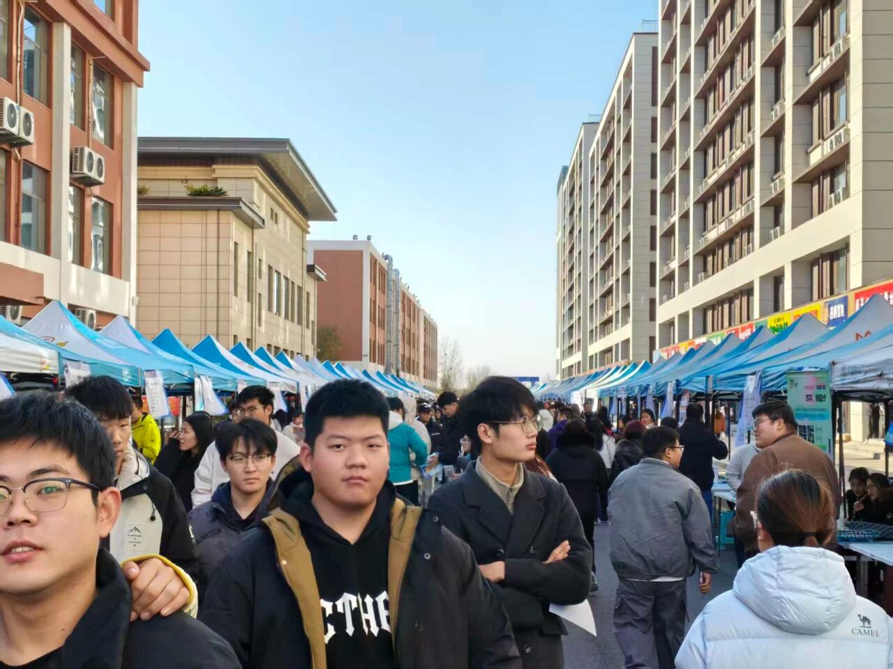 705781b8dcf561a8ec2c26a01589d438