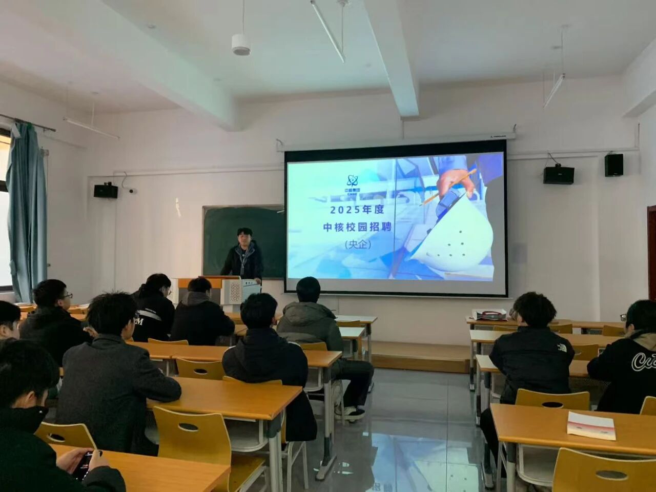 5126127afcfeccfb8f93dbd6908d1f24