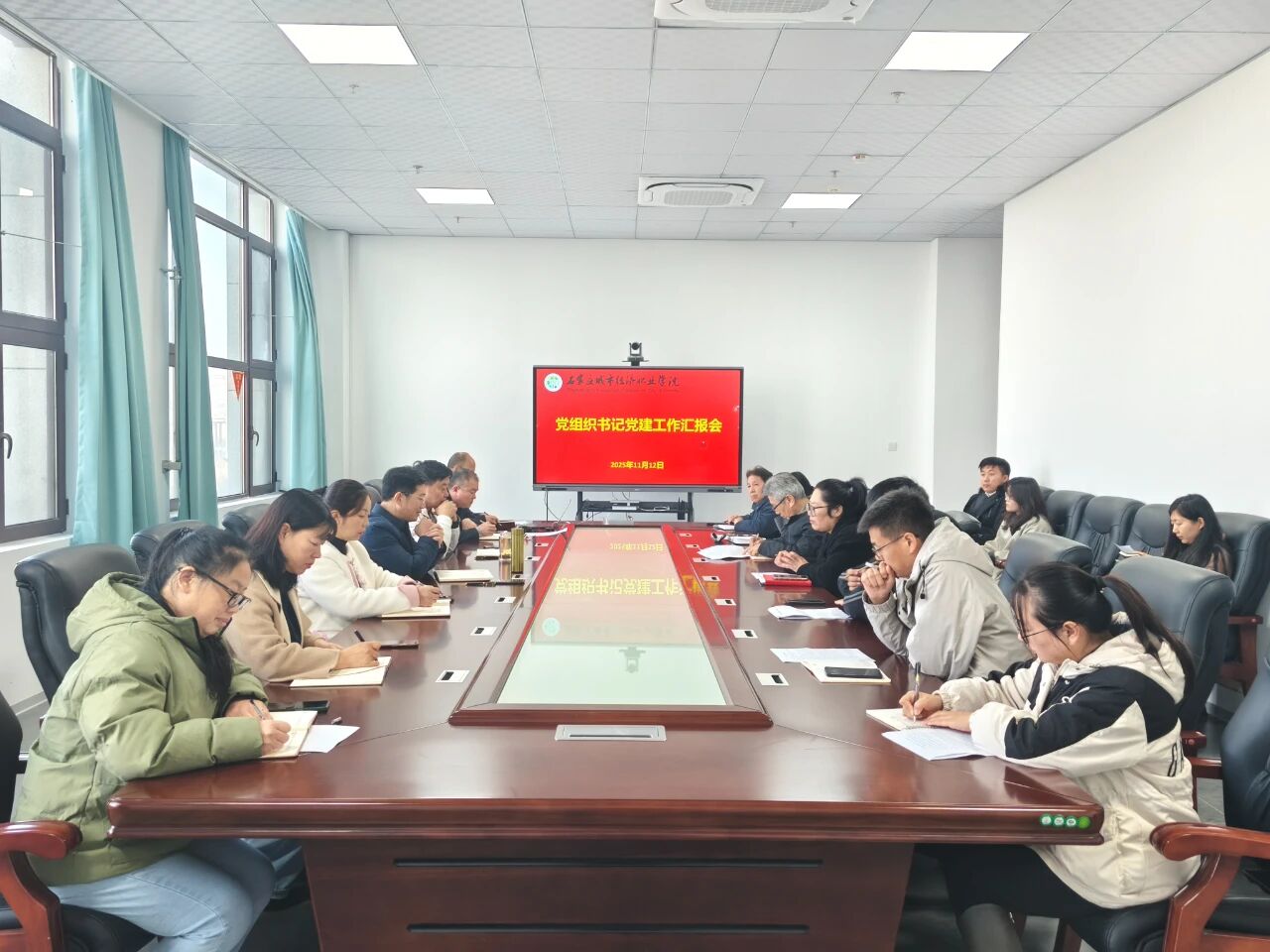 09294f7ff48c43c21d83379bfc328fc6