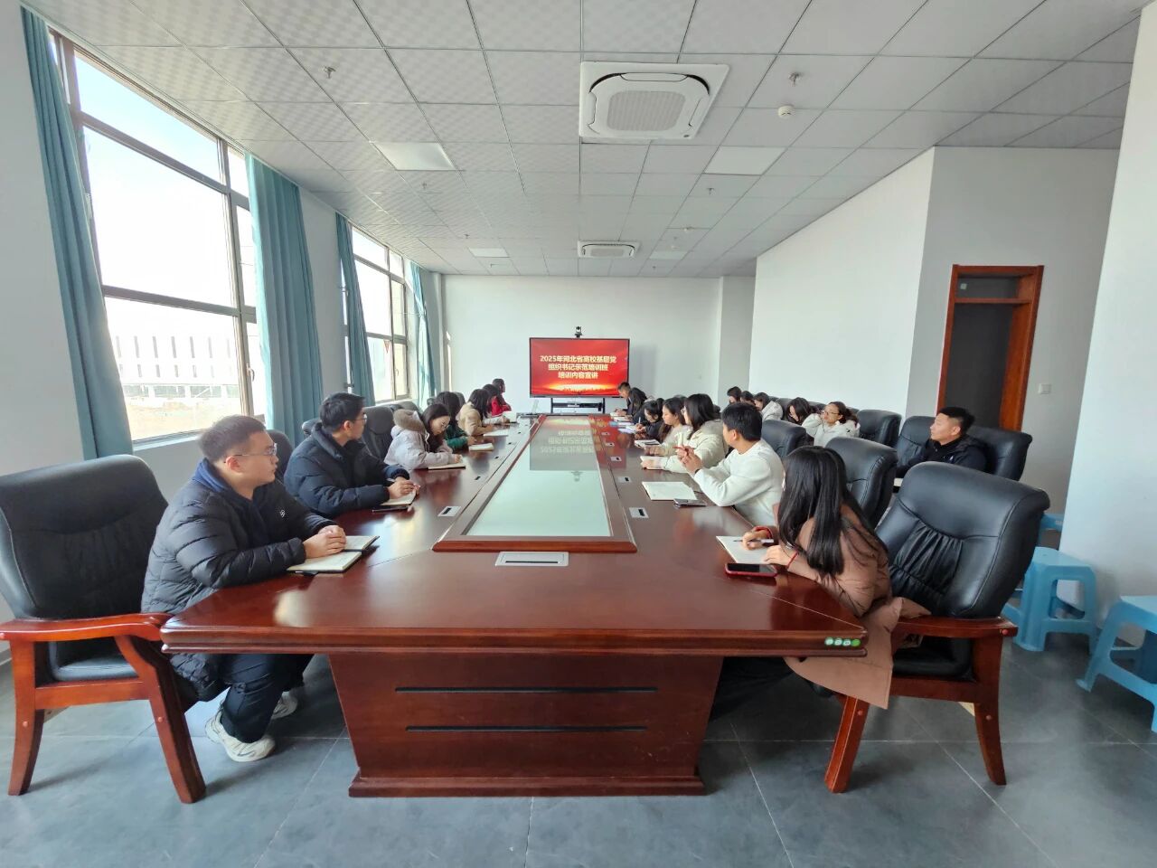 e84b87803d7c438ba832d1153a3da165